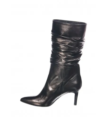 Botte à talon cuir noir plissée style année 80 de chez Osmose