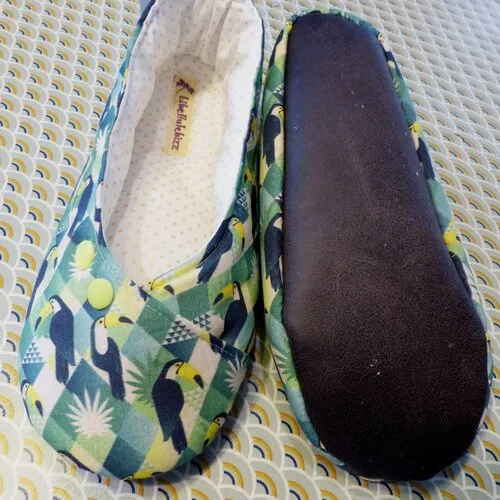 Chaussons femme kimono &quot;toucan&quot; tons vert et notes de jaune