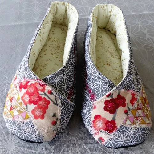 Chaussons femme kimono "gris étoilé" et empiècement fleuri