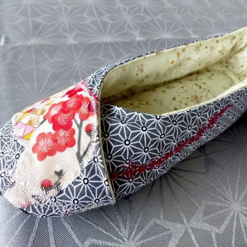 Chaussons femme kimono "gris étoilé" et empiècement fleuri