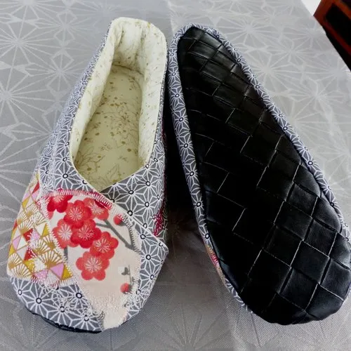 Chaussons femme kimono "gris étoilé" et empiècement fleuri