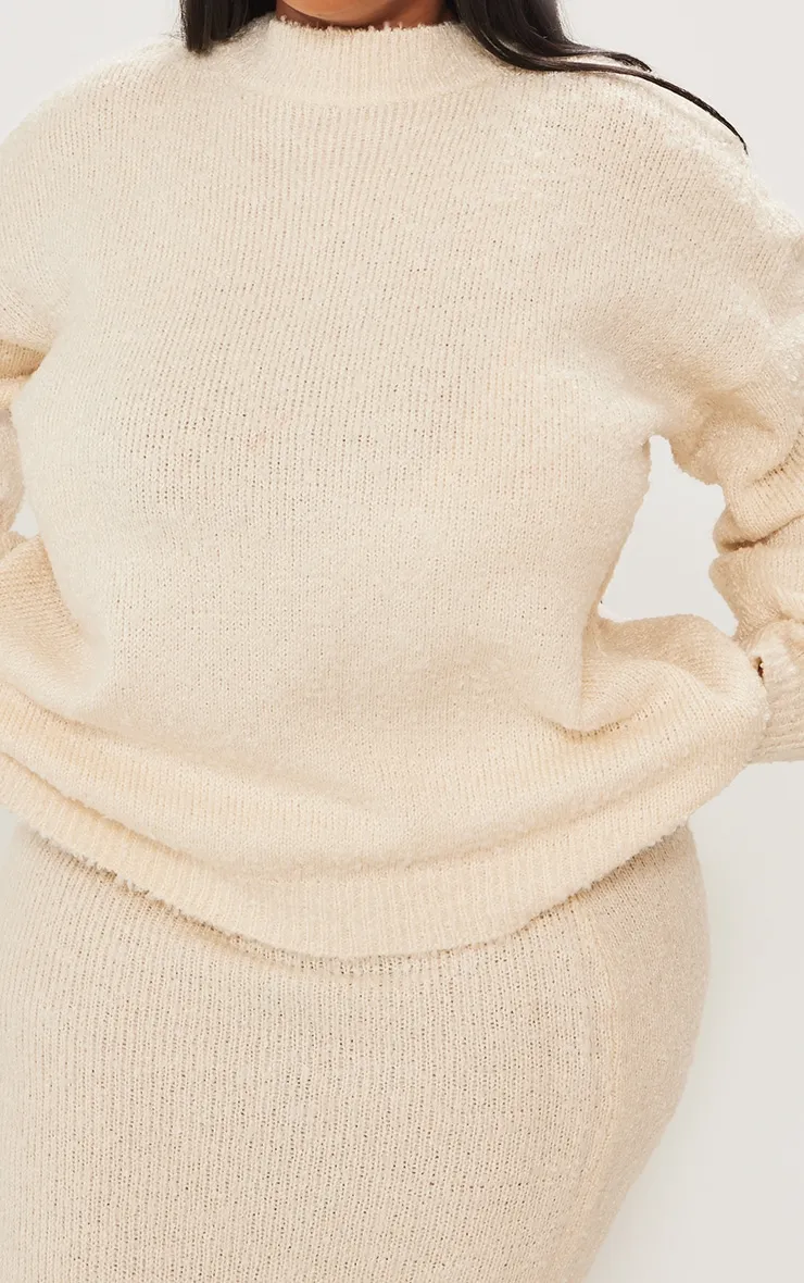 Plus Pull en maille tricot douce effet boucle crème à col montant