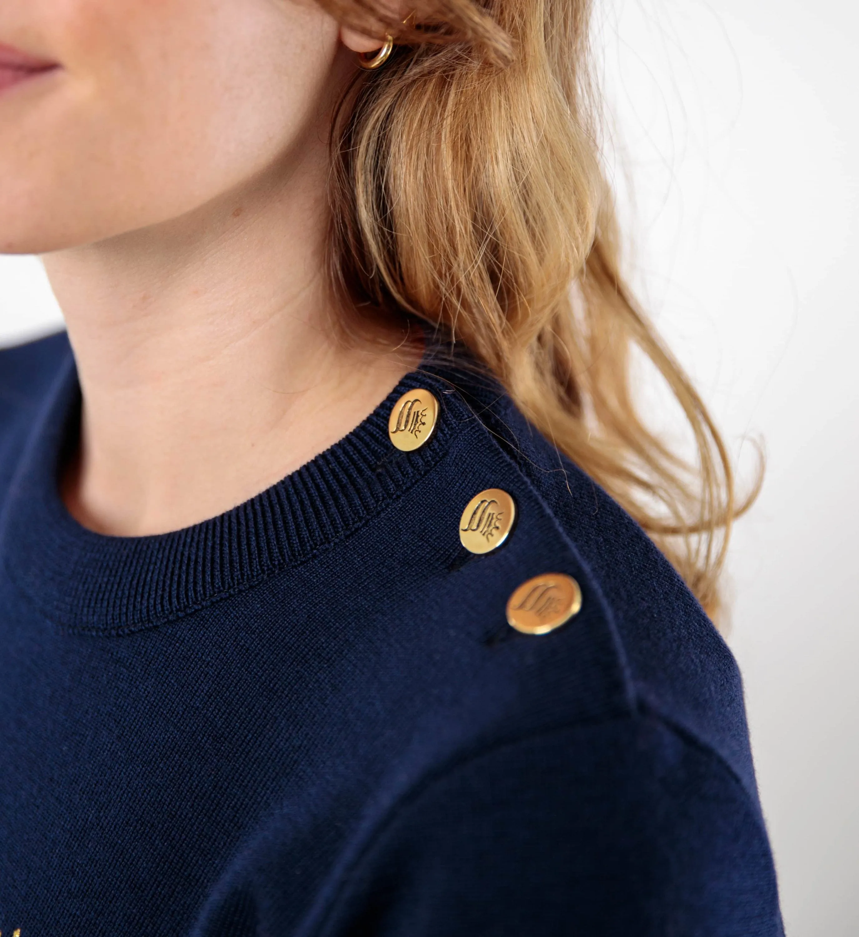 Pull avec broderie coraux