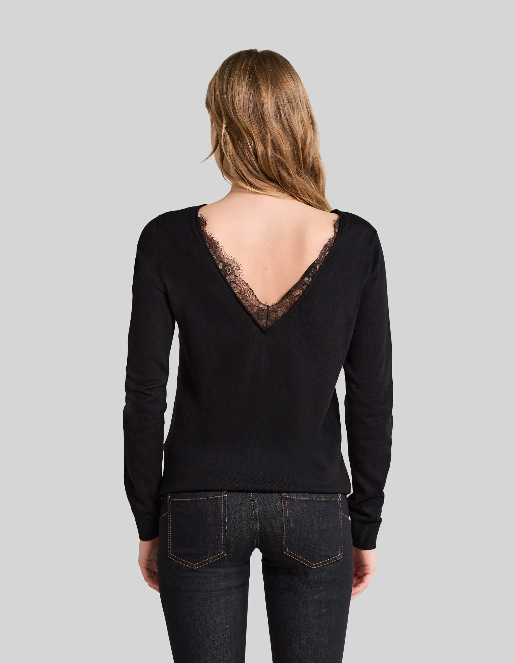 Pull noir maille tricot encolure V apport dentelle femme