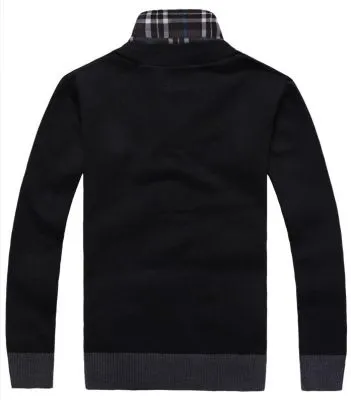 Sweatshirt uni avec col en V et col de chemise a carreaux